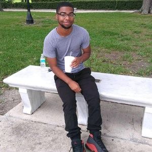 Meet your Posher, Deangelo